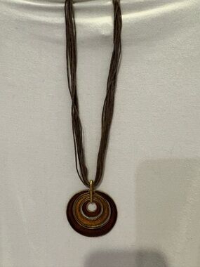 Brown Layered Circle Pendant Necklace